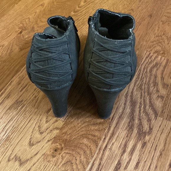 Charlotte Russe Peep Toe Platform Wedges - Picture 3 of 9